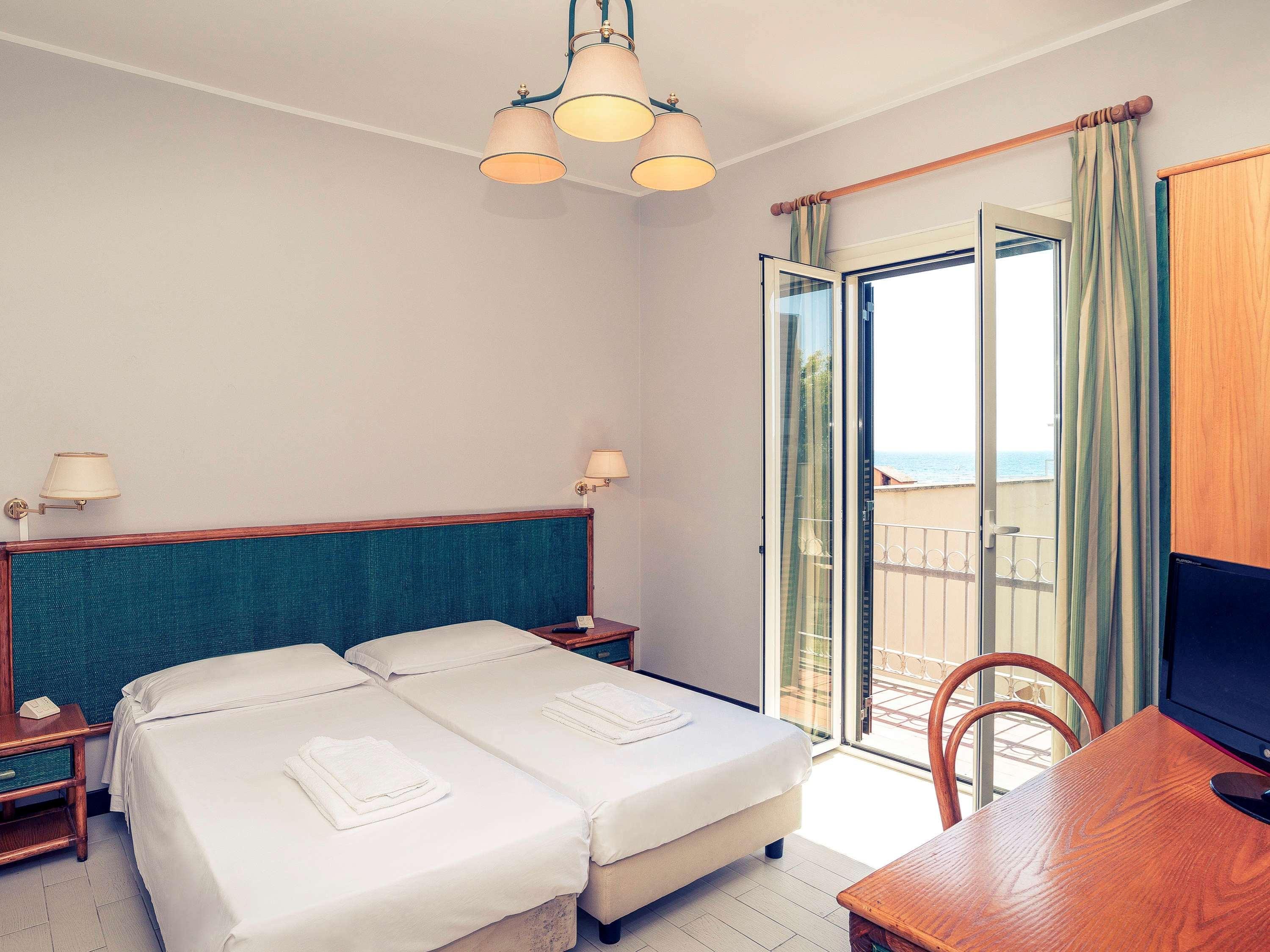 Sunbay Park Hotel Civitavecchia Exterior photo