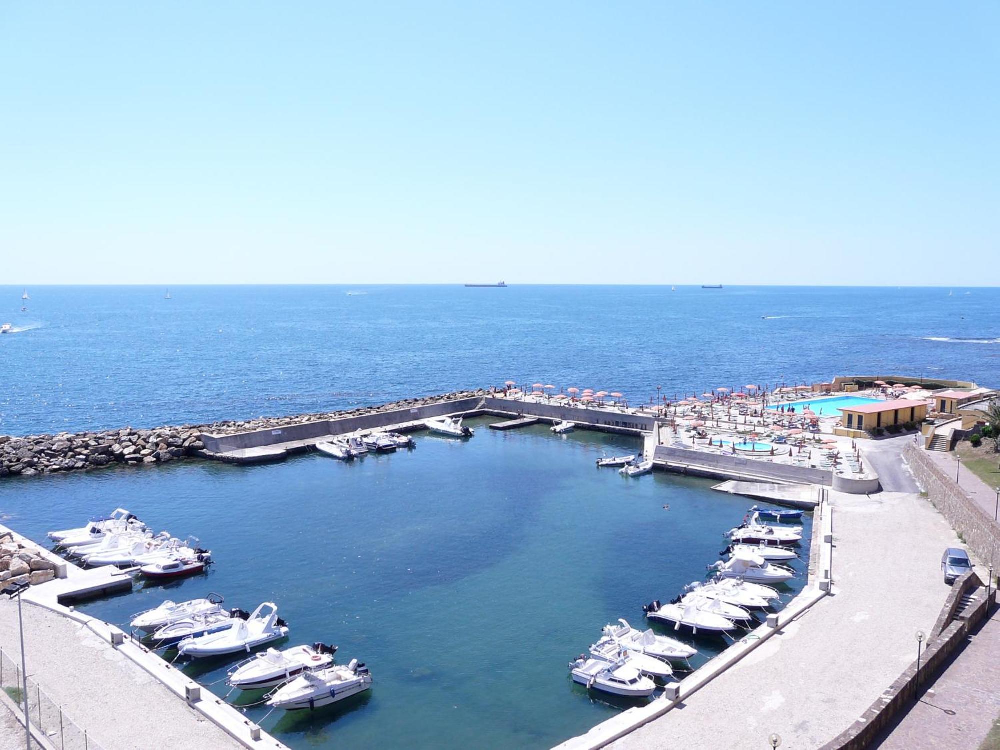 Sunbay Park Hotel Civitavecchia Exterior photo
