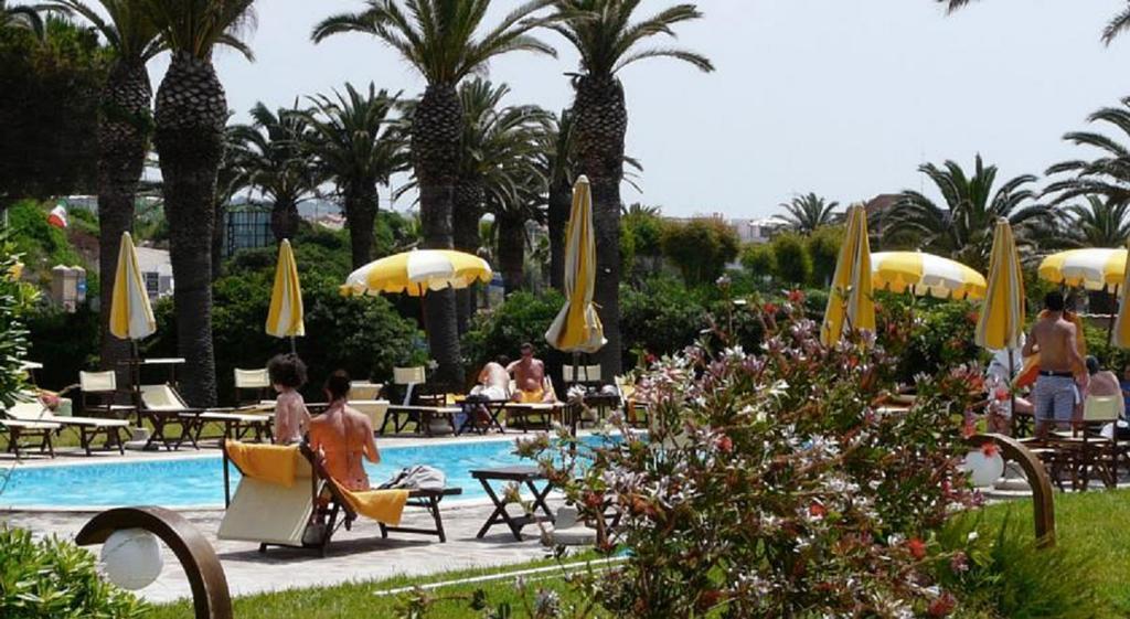 Sunbay Park Hotel Civitavecchia Exterior photo